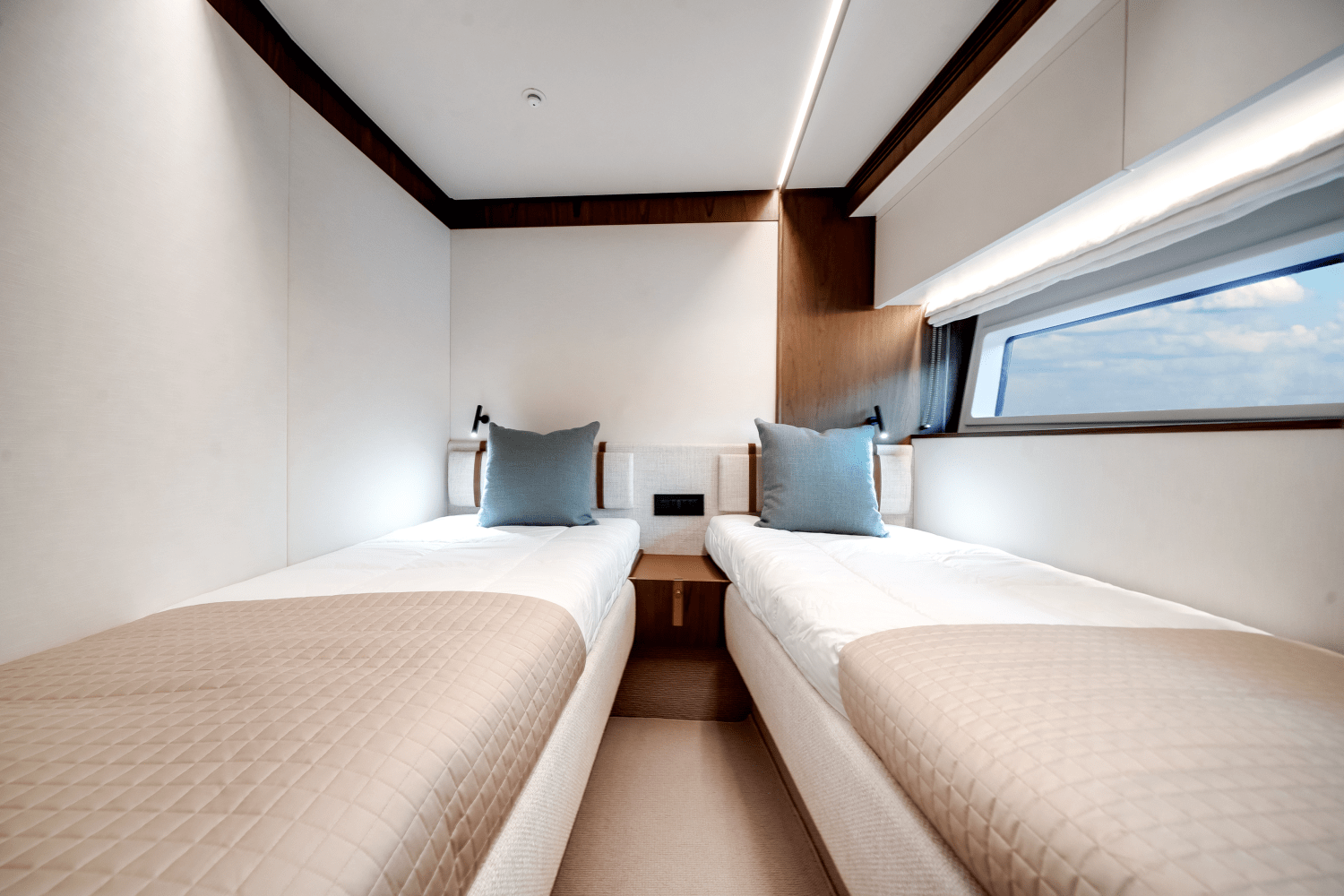 2026 Azimut Fly 72 Image Thumbnail #27