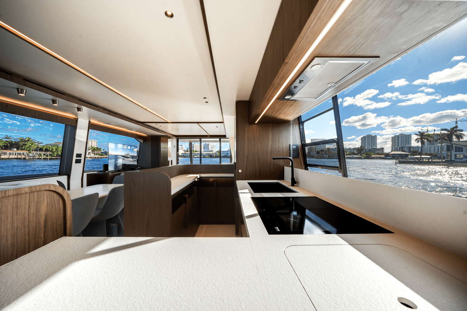 2026 Azimut Fly 72 Image Thumbnail #55