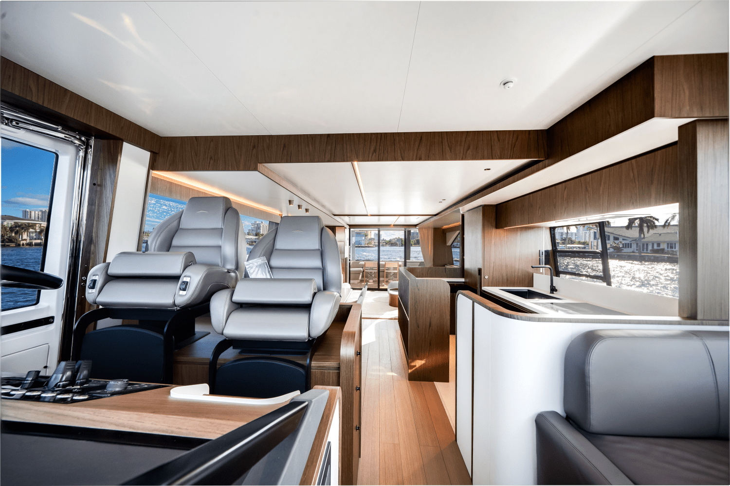 2026 Azimut Fly 72 Image Thumbnail #61