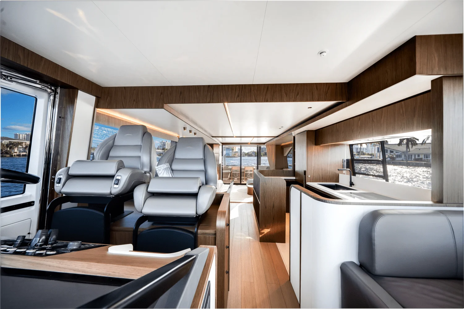 2026 Azimut Fly 72 Image Thumbnail #61