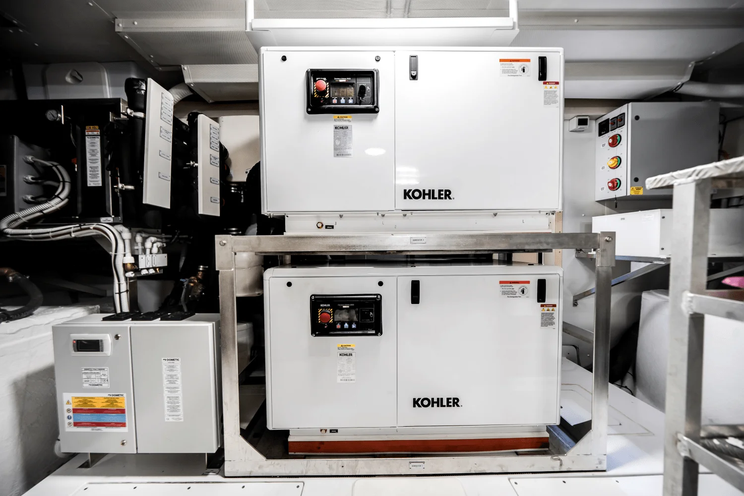 2026 Azimut
                                                             Fly 72 Image Thumbnail #87