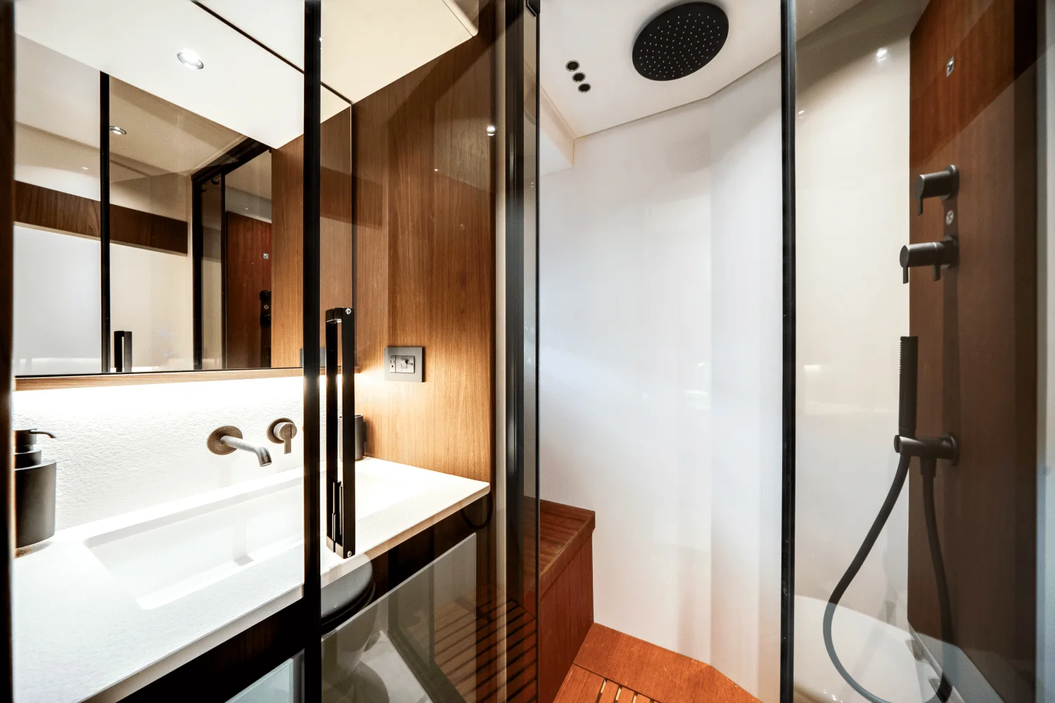 2026 Azimut Fly 72 Image Thumbnail #29