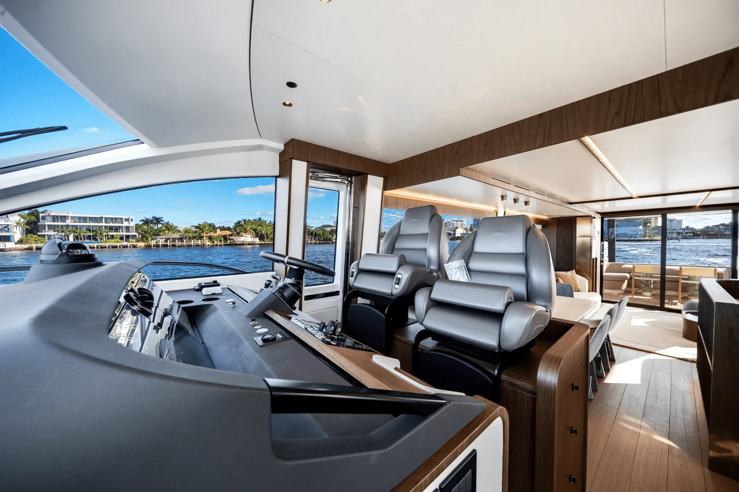 2026 Azimut Fly 72 Image Thumbnail #59