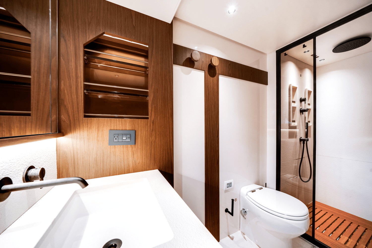 2026 Azimut Fly 72 Image Thumbnail #42