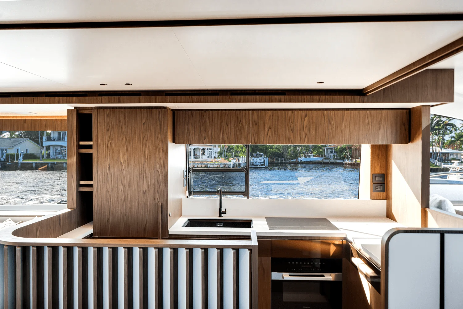 2026 Azimut
                                                             Fly 72 Image Thumbnail #52