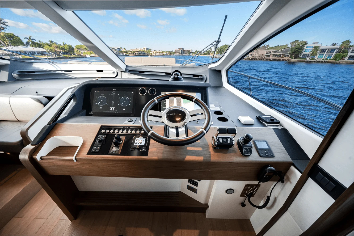 2026 Azimut
                                                             Fly 72 Image Thumbnail #60