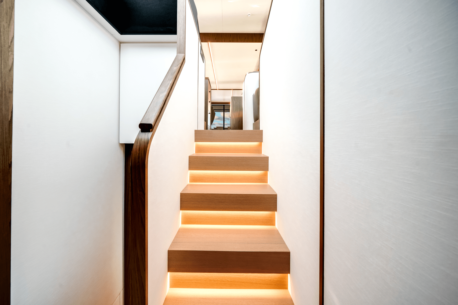 2026 Azimut Fly 72 Image Thumbnail #43