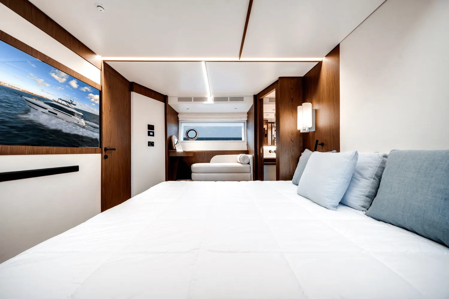 2026 Azimut Fly 72 Image Thumbnail #36