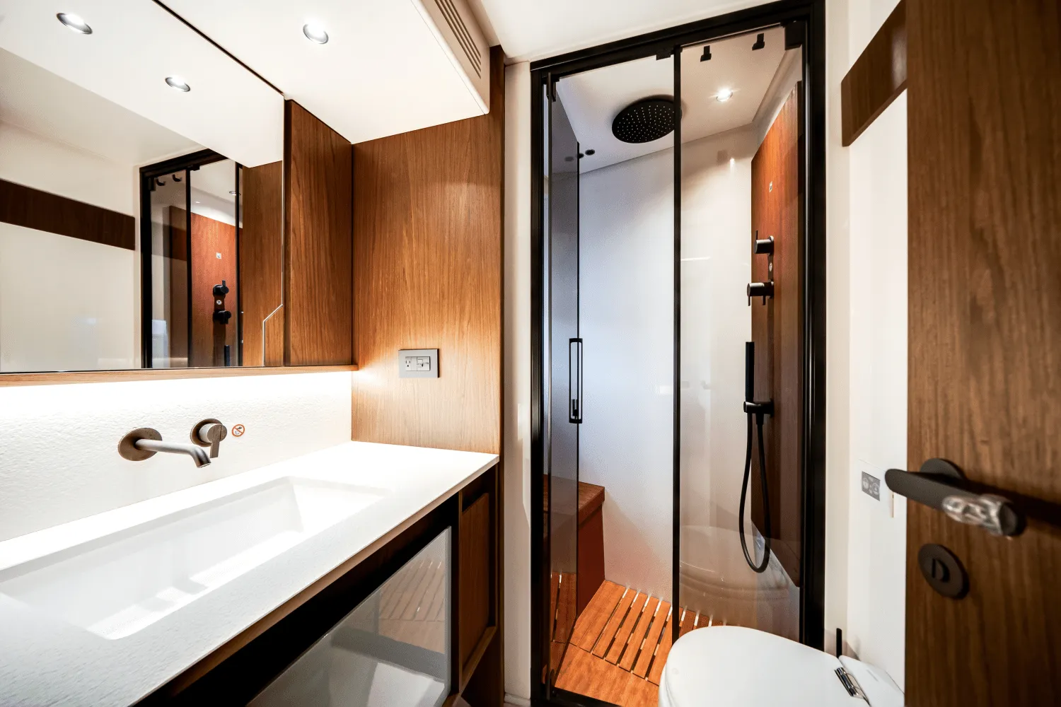 2026 Azimut Fly 72 Image Thumbnail #26