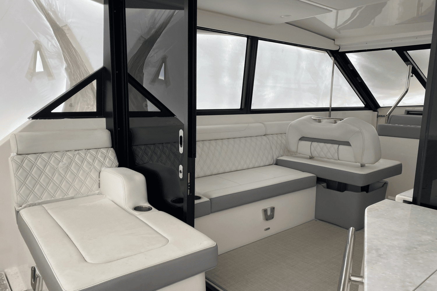 2022 Regal
                                                             36 GRANDE COUPE Image Thumbnail #12