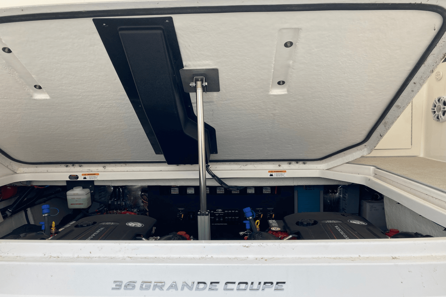 2022 Regal
                                                             36 GRANDE COUPE Image Thumbnail #40