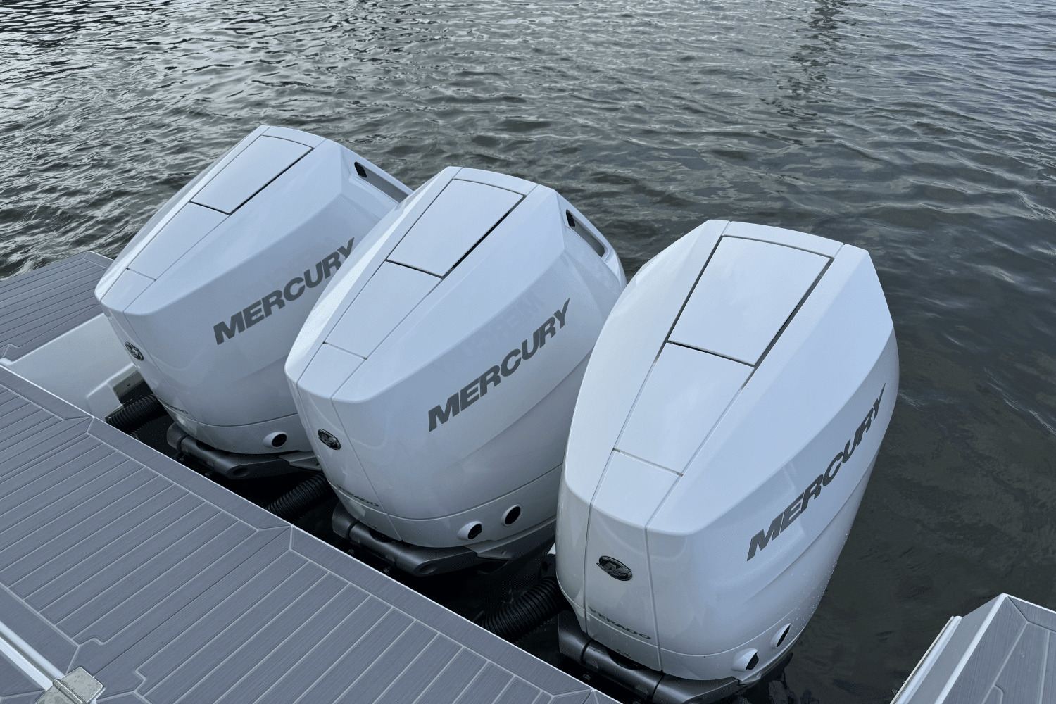 2025 Cruisers Yachts 38 GLS Outboard Image Thumbnail #17