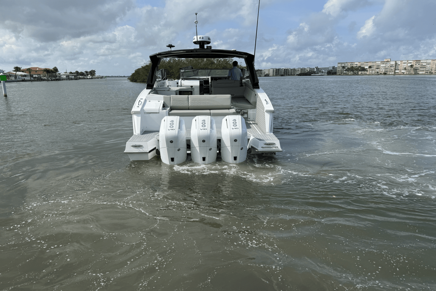2025 Cruisers Yachts 38 GLS Outboard Image Thumbnail #7