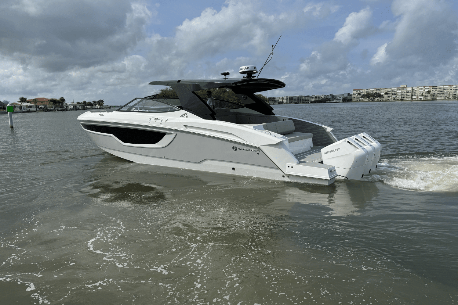 2025 Cruisers Yachts 38 GLS Outboard Image Thumbnail #13