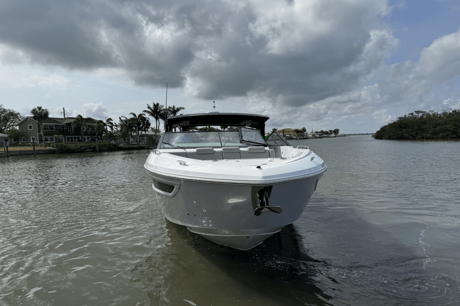 2025 Cruisers Yachts 38 GLS Outboard Image Thumbnail #15