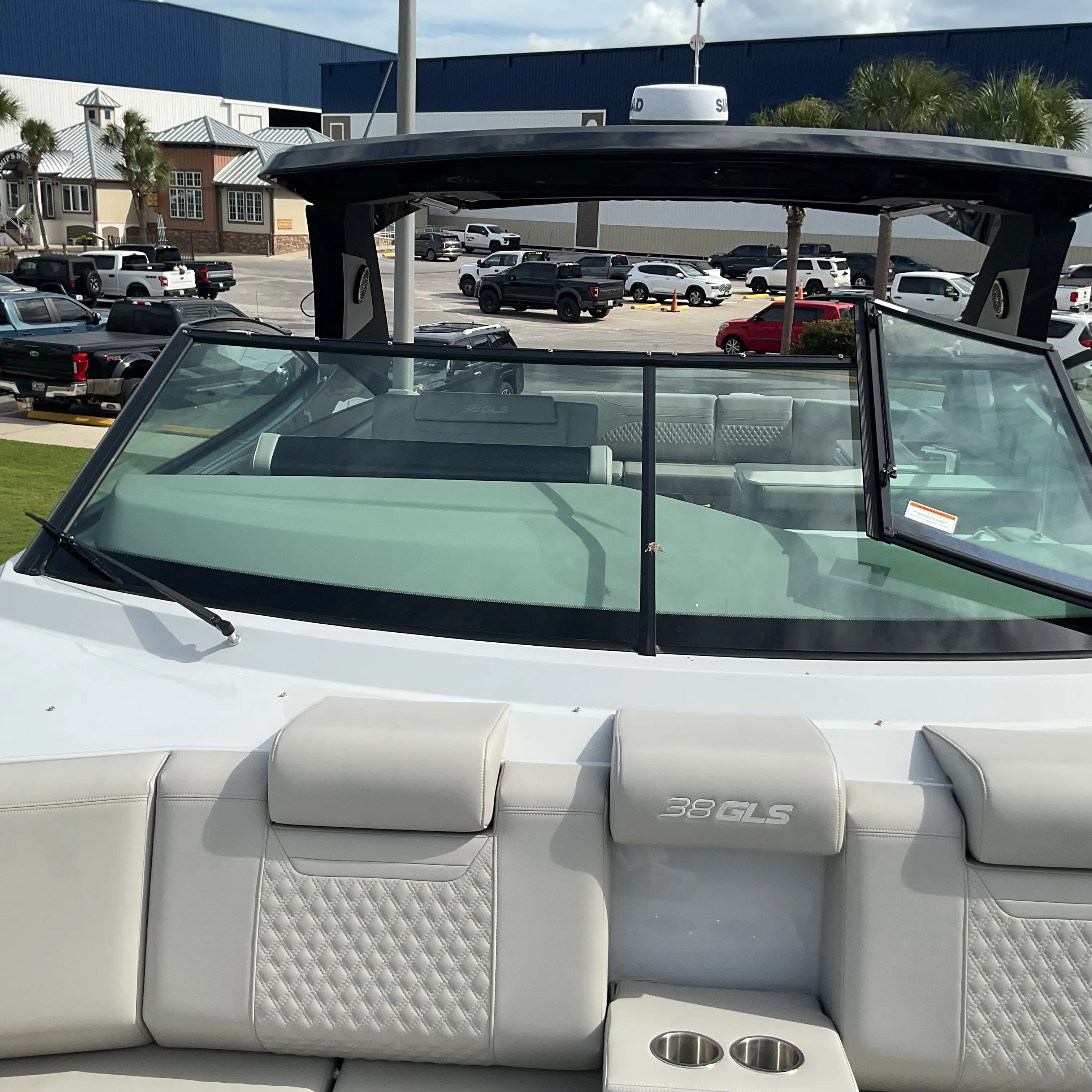 2025 Cruisers Yachts 38 GLS Outboard Image Thumbnail #34