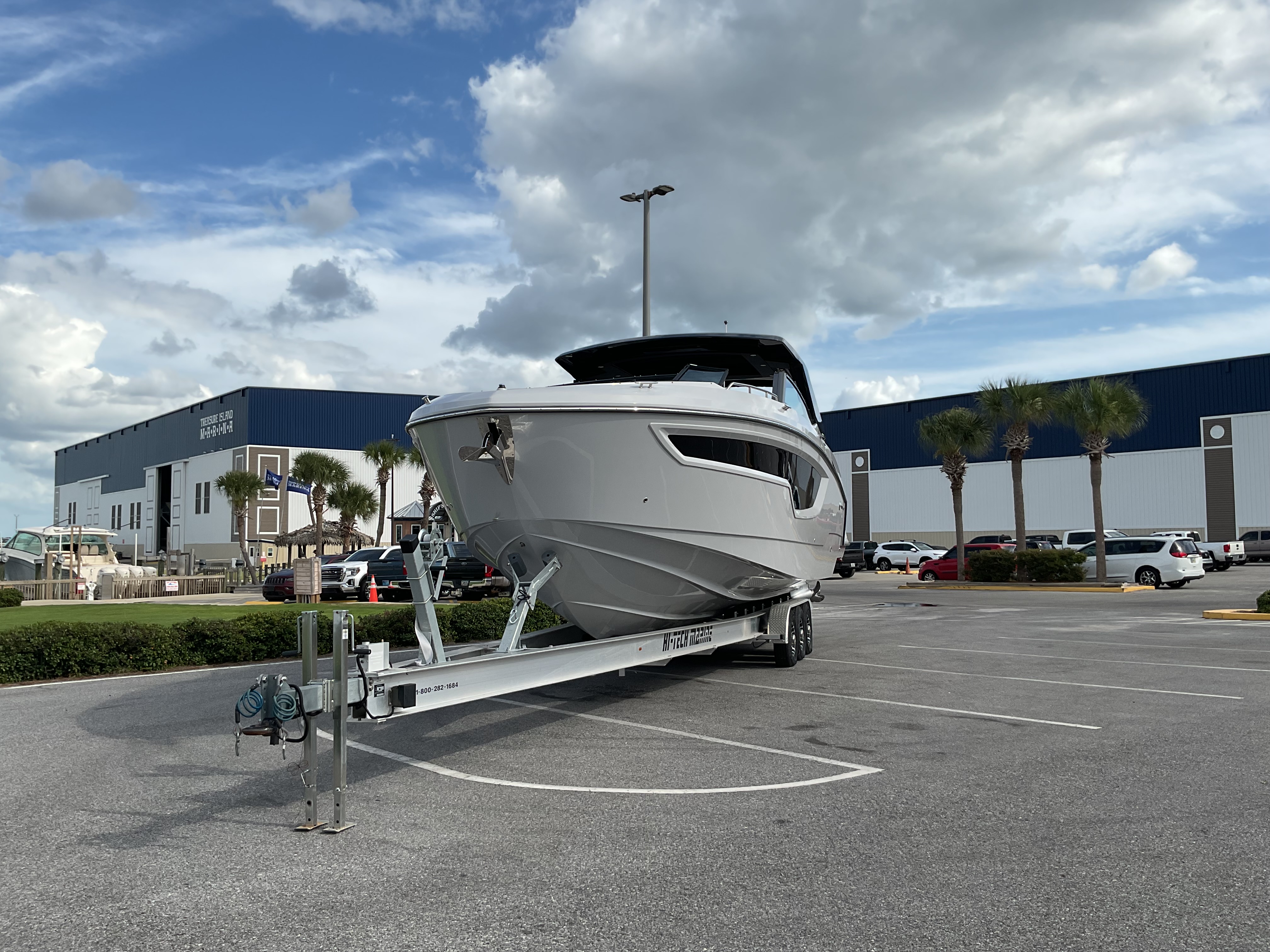 2025 Cruisers Yachts 38 GLS Outboard Image Thumbnail #2