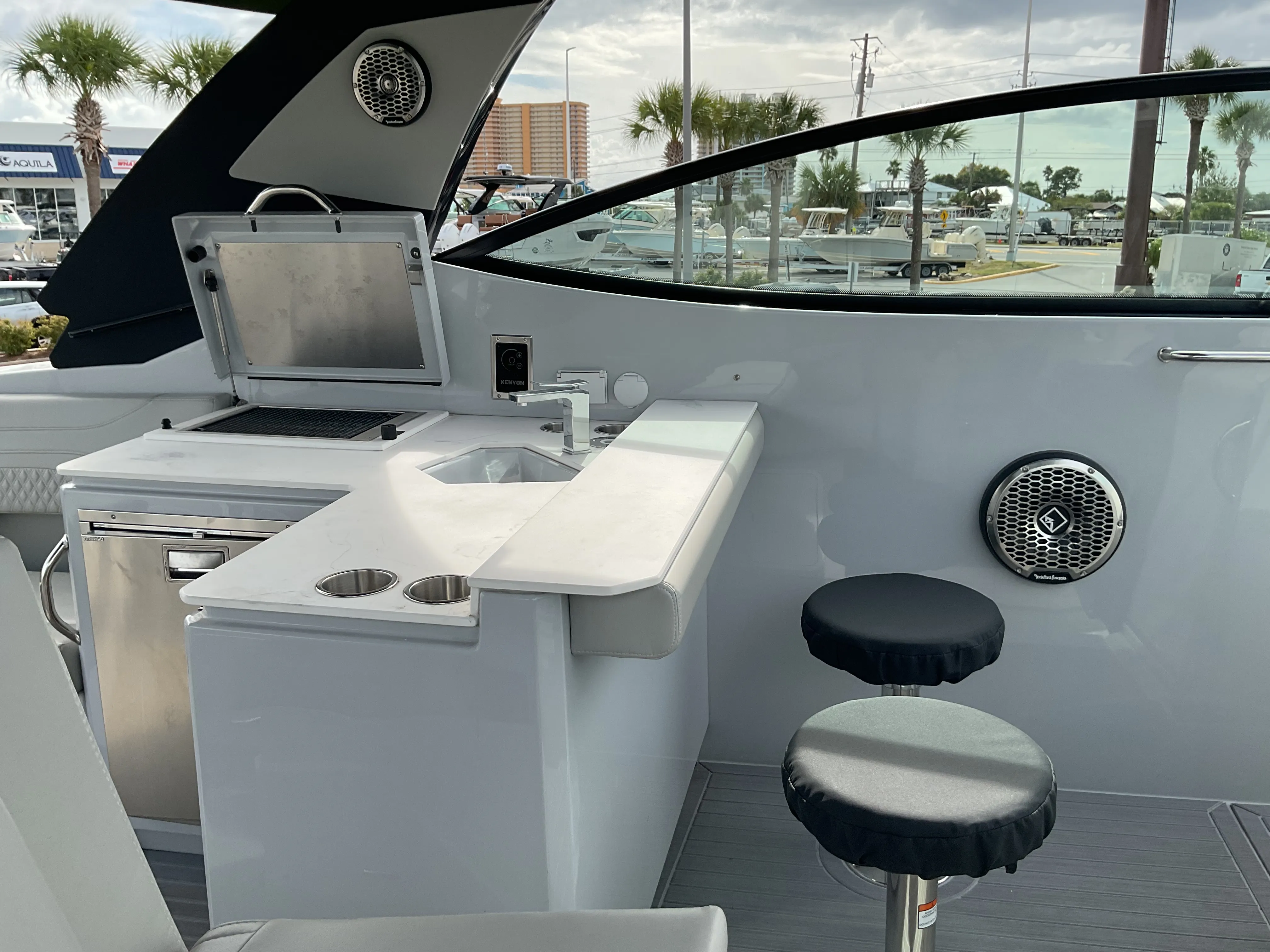 2025 Cruisers Yachts 38 GLS Outboard Image Thumbnail #31