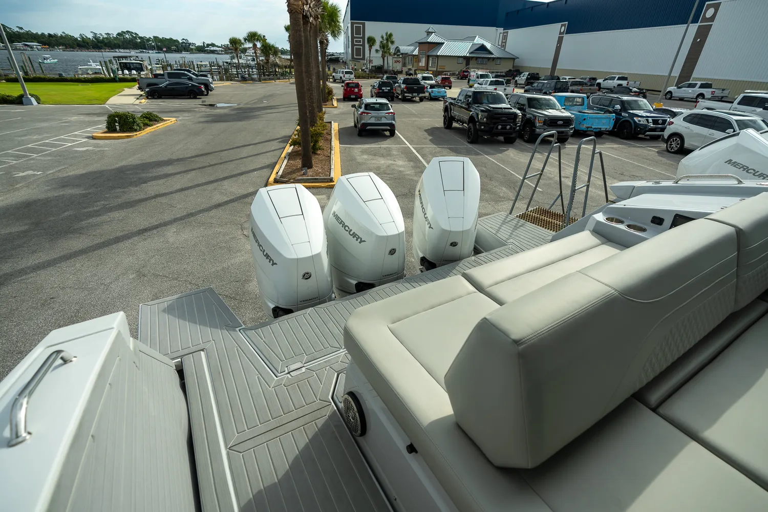 2025 Cruisers Yachts 38 GLS Outboard Image Thumbnail #43