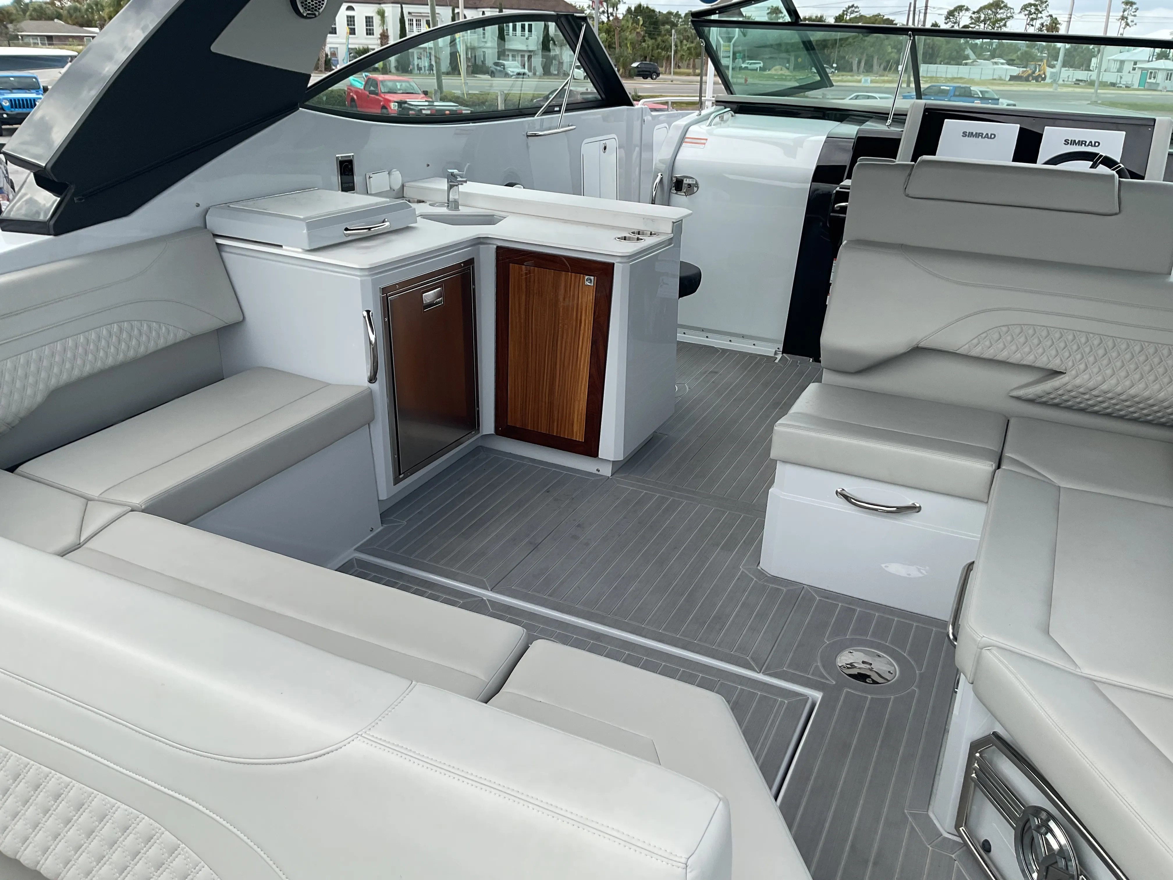 2025 Cruisers Yachts 38 GLS Outboard Image Thumbnail #43