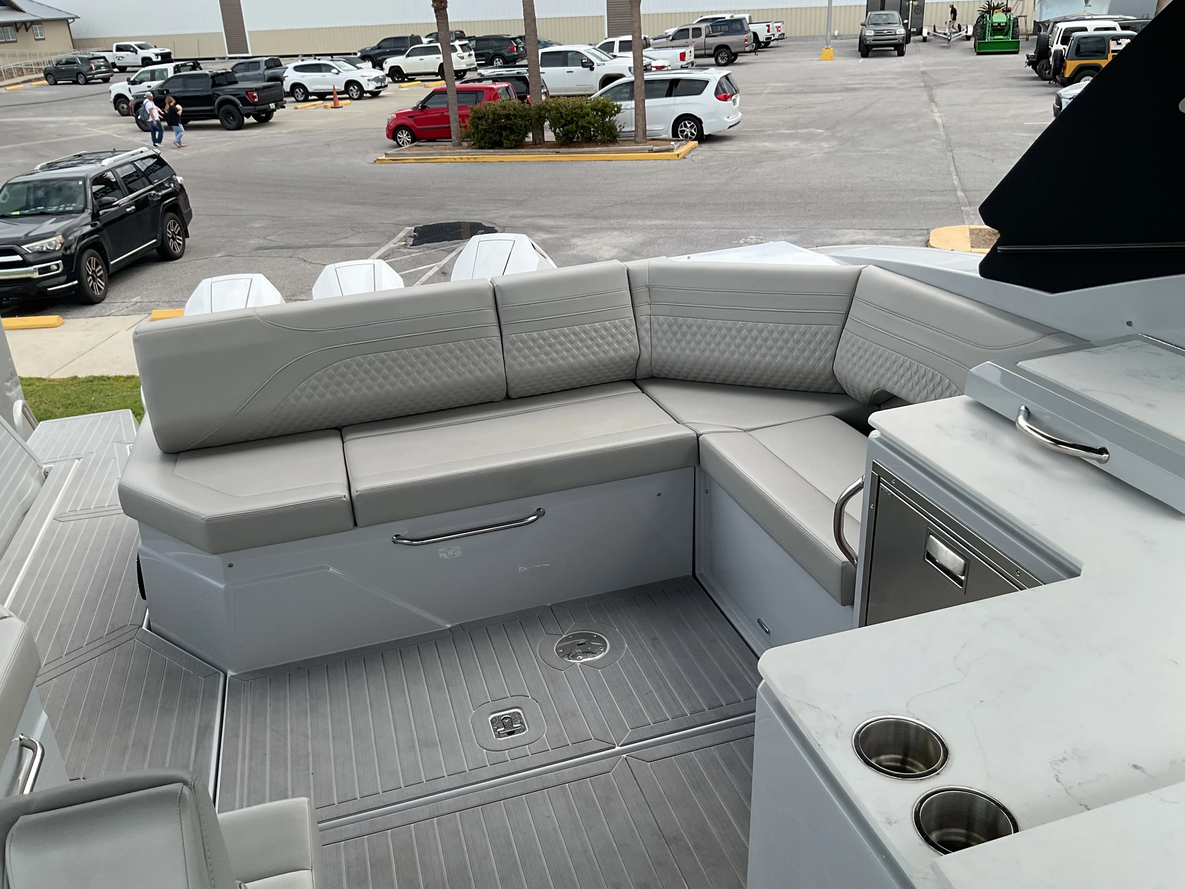 2025 Cruisers Yachts 38 GLS Outboard Image Thumbnail #46