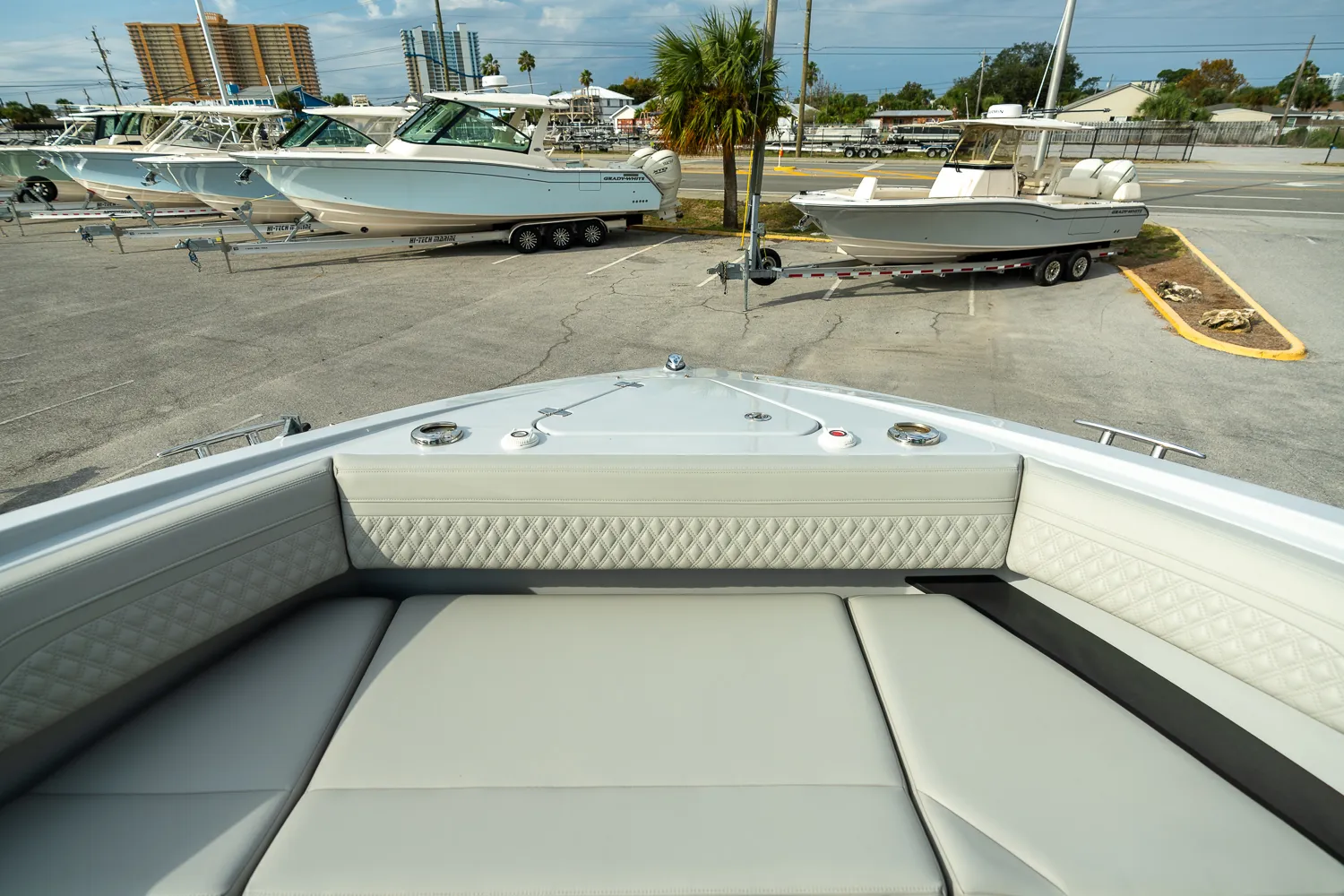 2025 Cruisers Yachts 38 GLS Outboard Image Thumbnail #8