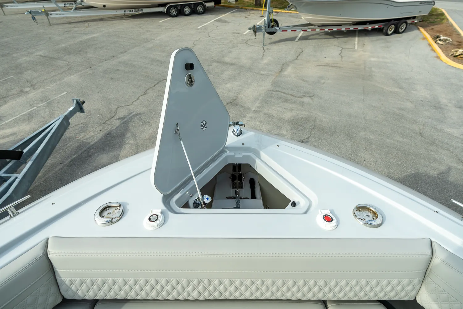 2025 Cruisers Yachts 38 GLS Outboard Image Thumbnail #9