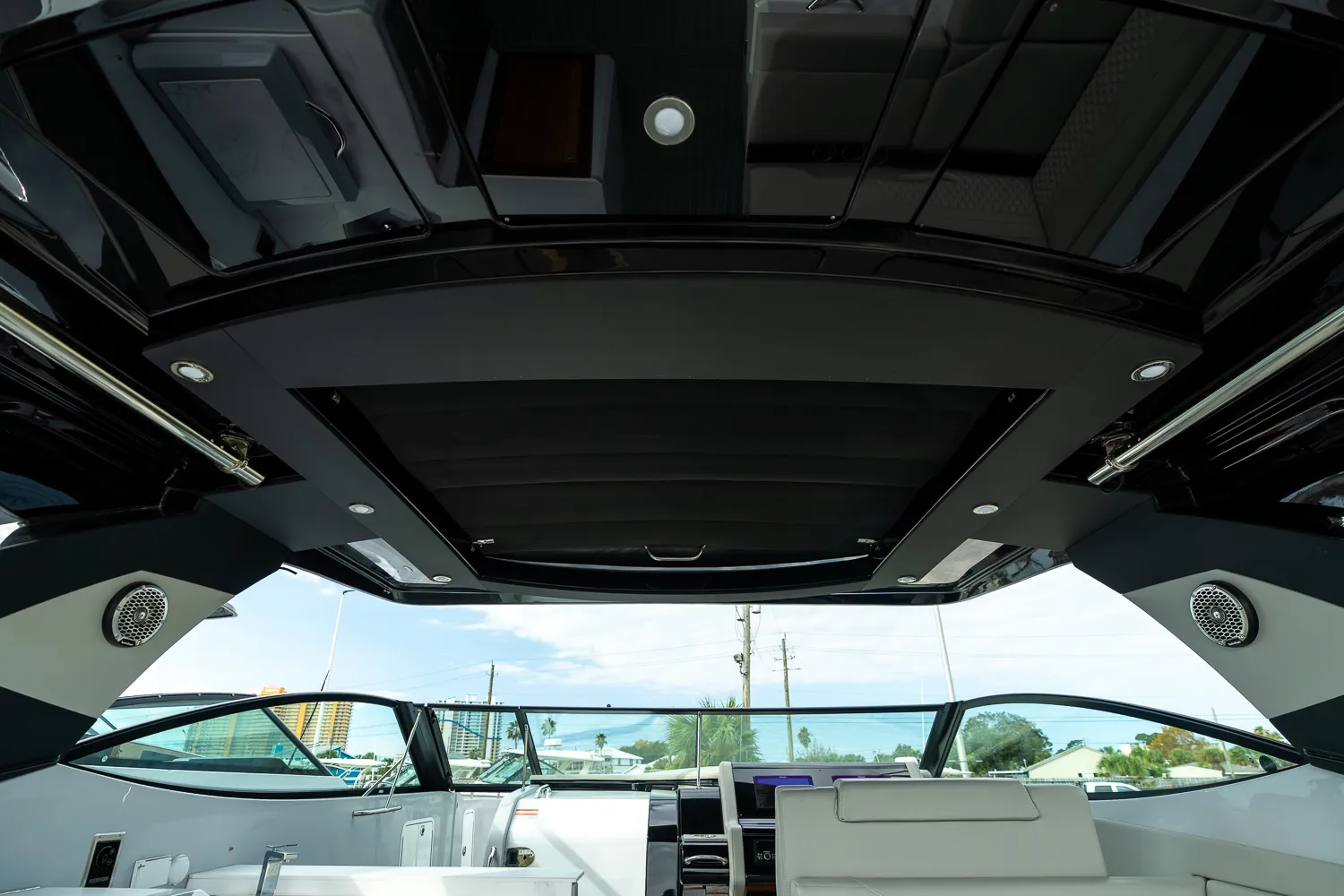 2025 Cruisers Yachts 38 GLS Outboard Image Thumbnail #46