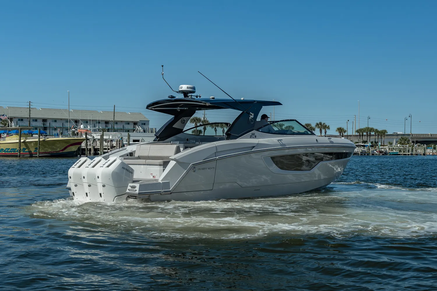 2025 Cruisers Yachts 38 GLS Outboard Image Thumbnail #3