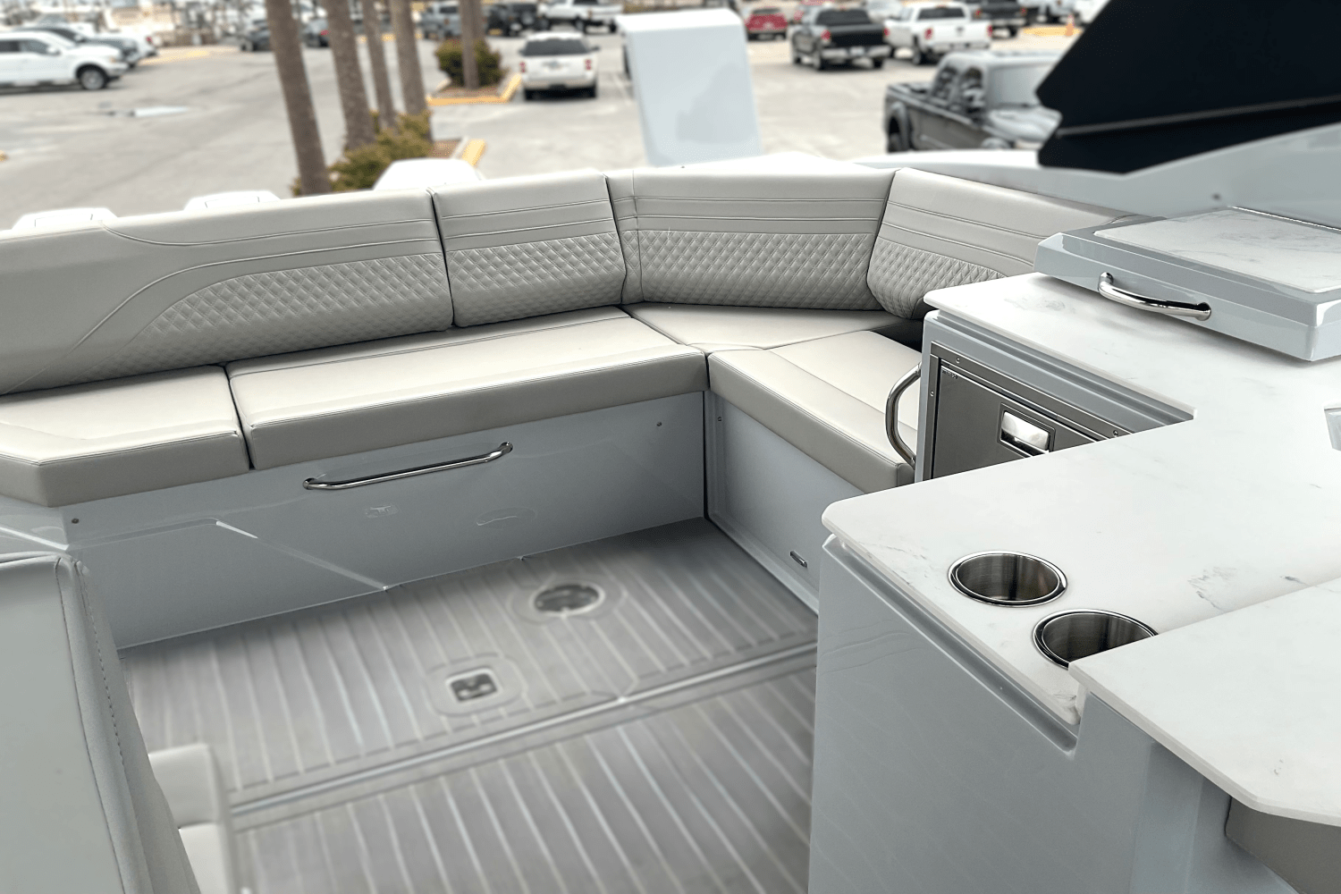 2025 Cruisers Yachts 38 GLS Outboard Image Thumbnail #19