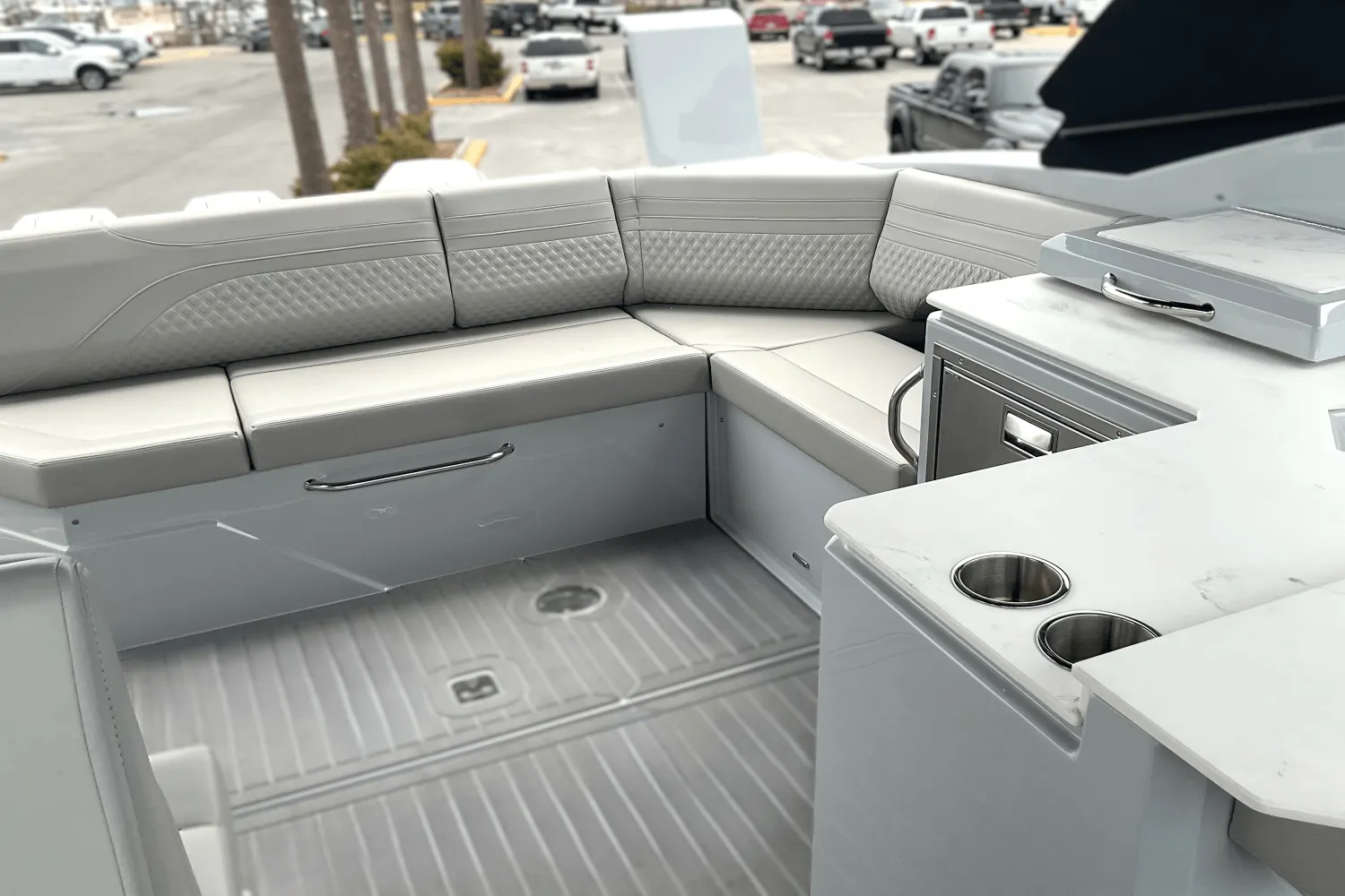 2025 Cruisers Yachts 38 GLS Outboard Image Thumbnail #19