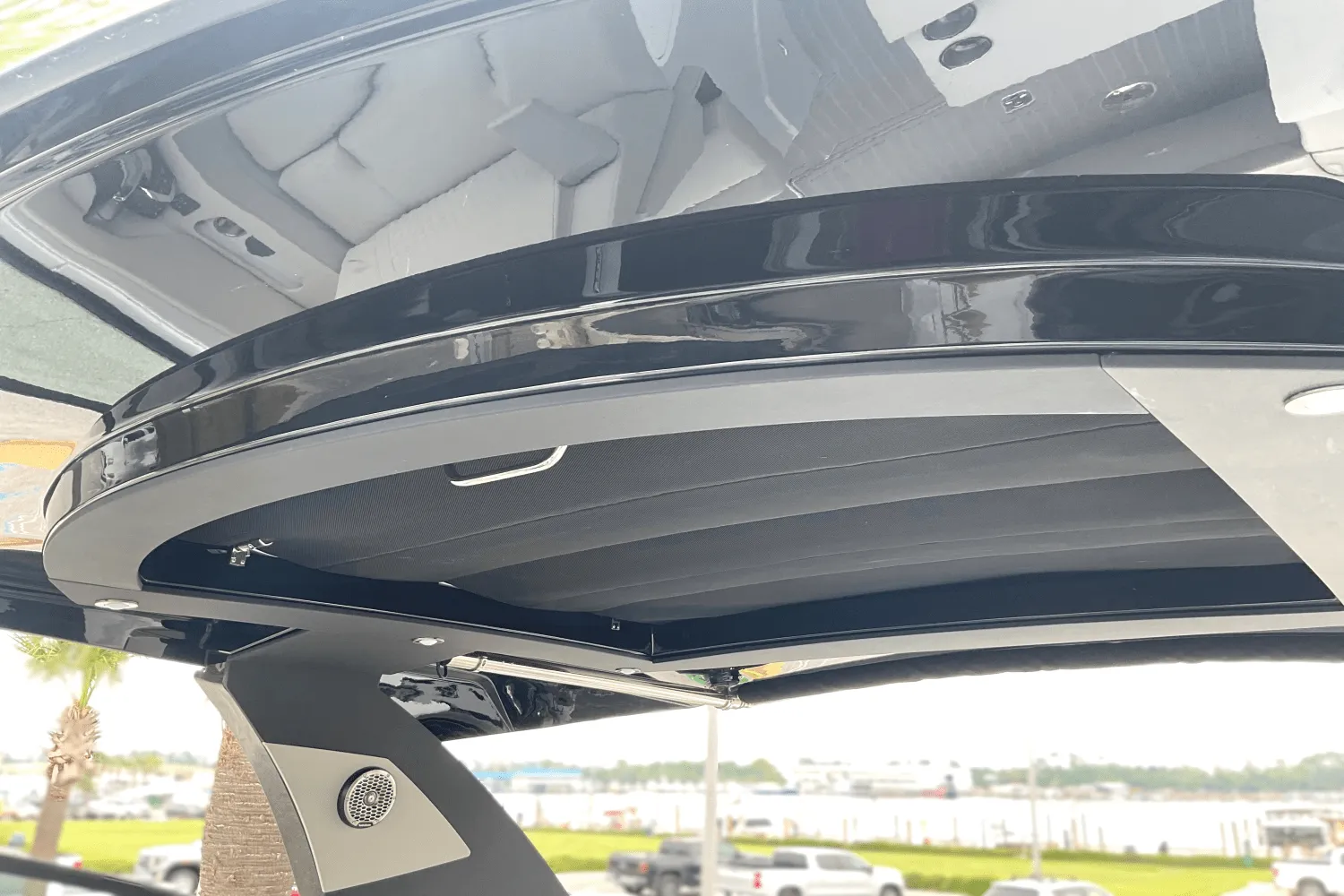 2025 Cruisers Yachts 38 GLS Outboard Image Thumbnail #34