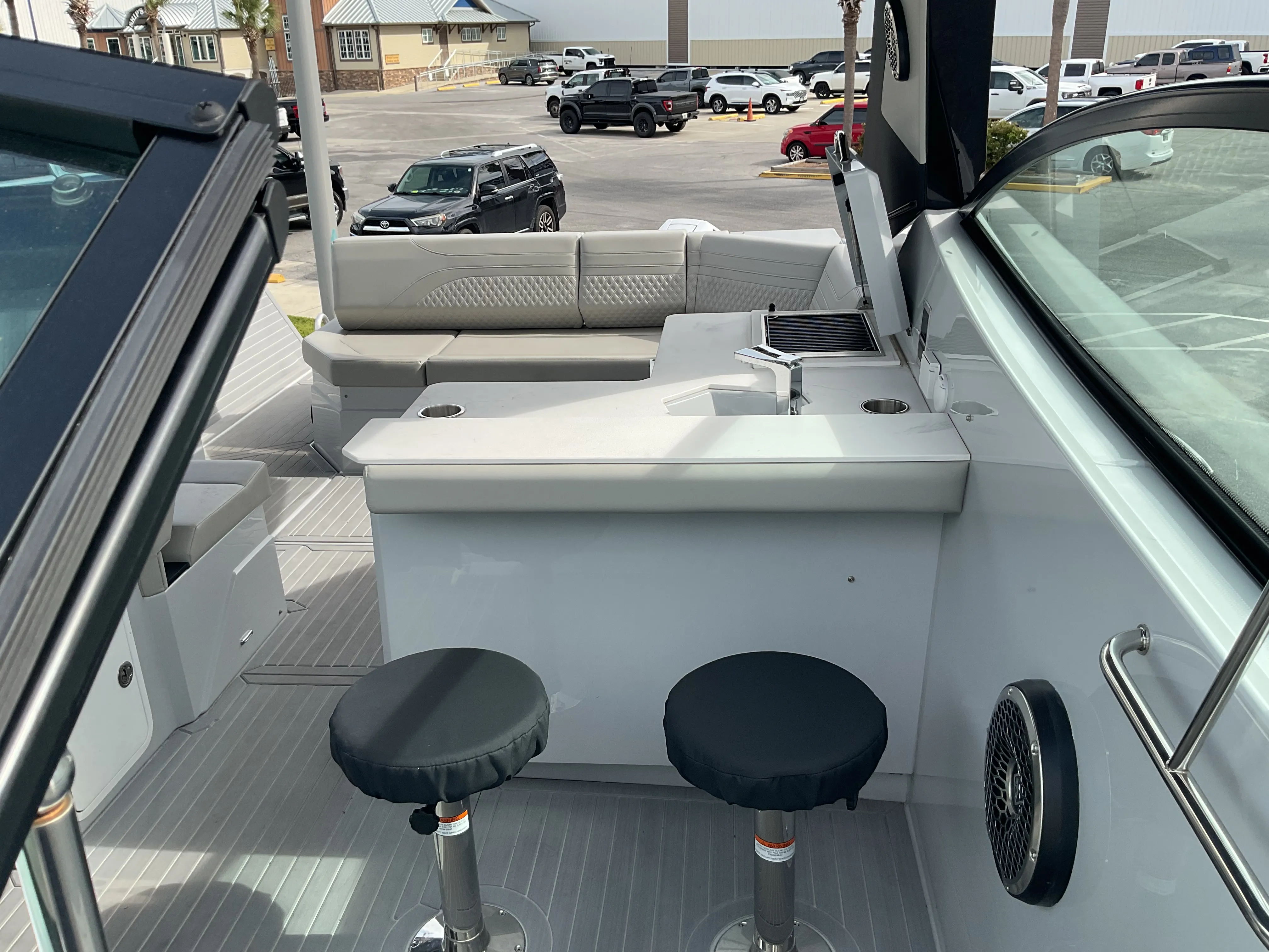 2025 Cruisers Yachts 38 GLS Outboard Image Thumbnail #59