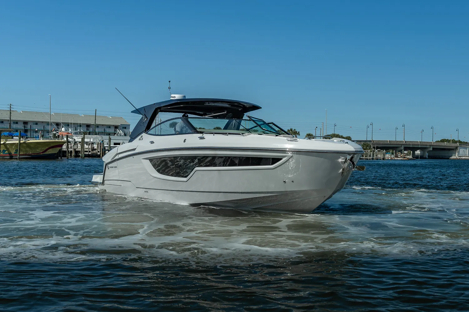 2025 Cruisers Yachts 38 GLS Outboard Image Thumbnail #5