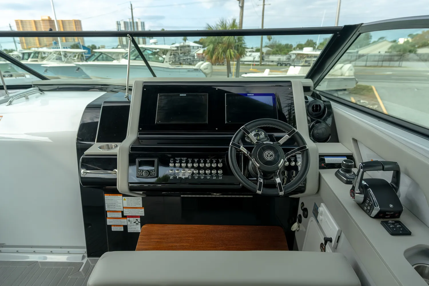 2025 Cruisers Yachts 38 GLS Outboard Image Thumbnail #19