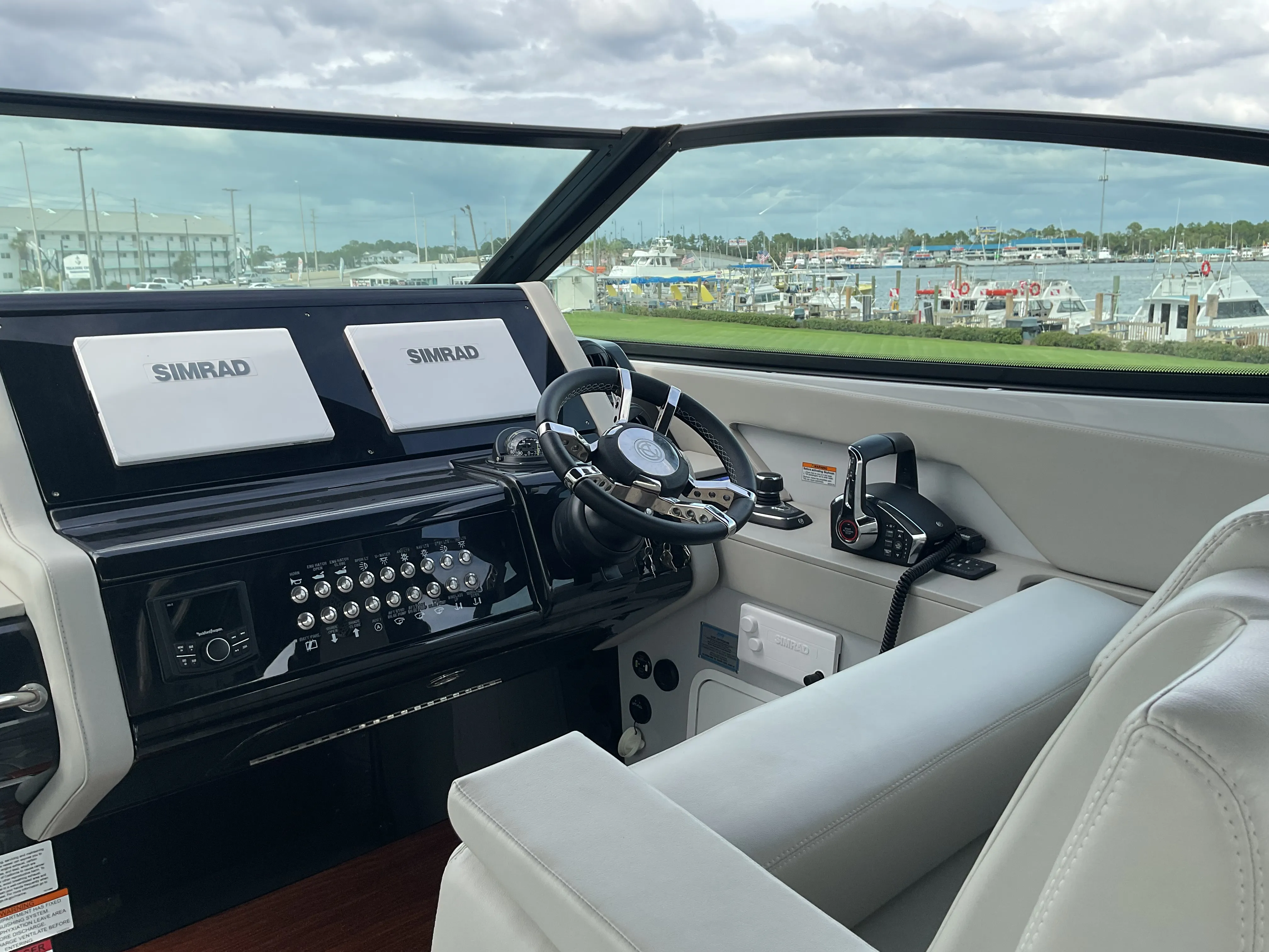 2025 Cruisers Yachts 38 GLS Outboard Image Thumbnail #58