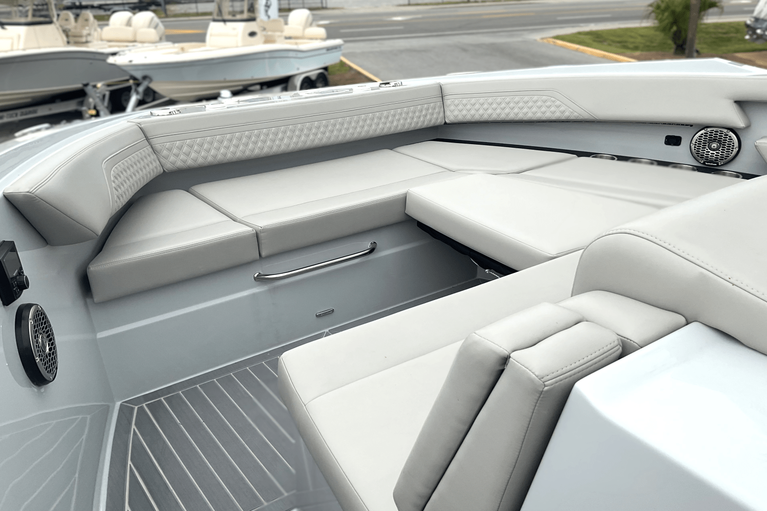 2025 Cruisers Yachts 38 GLS Outboard Image Thumbnail #30