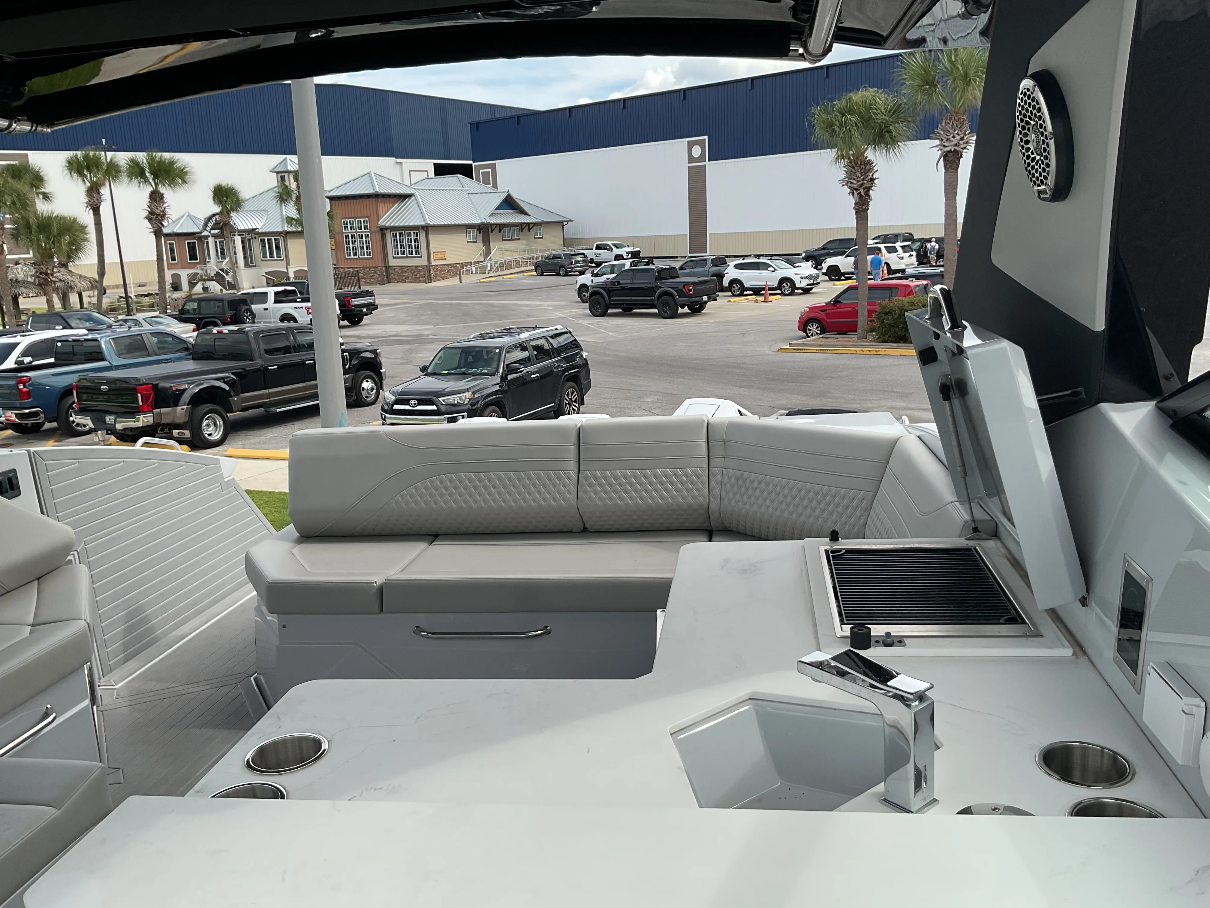 2025 Cruisers Yachts 38 GLS Outboard Image Thumbnail #49