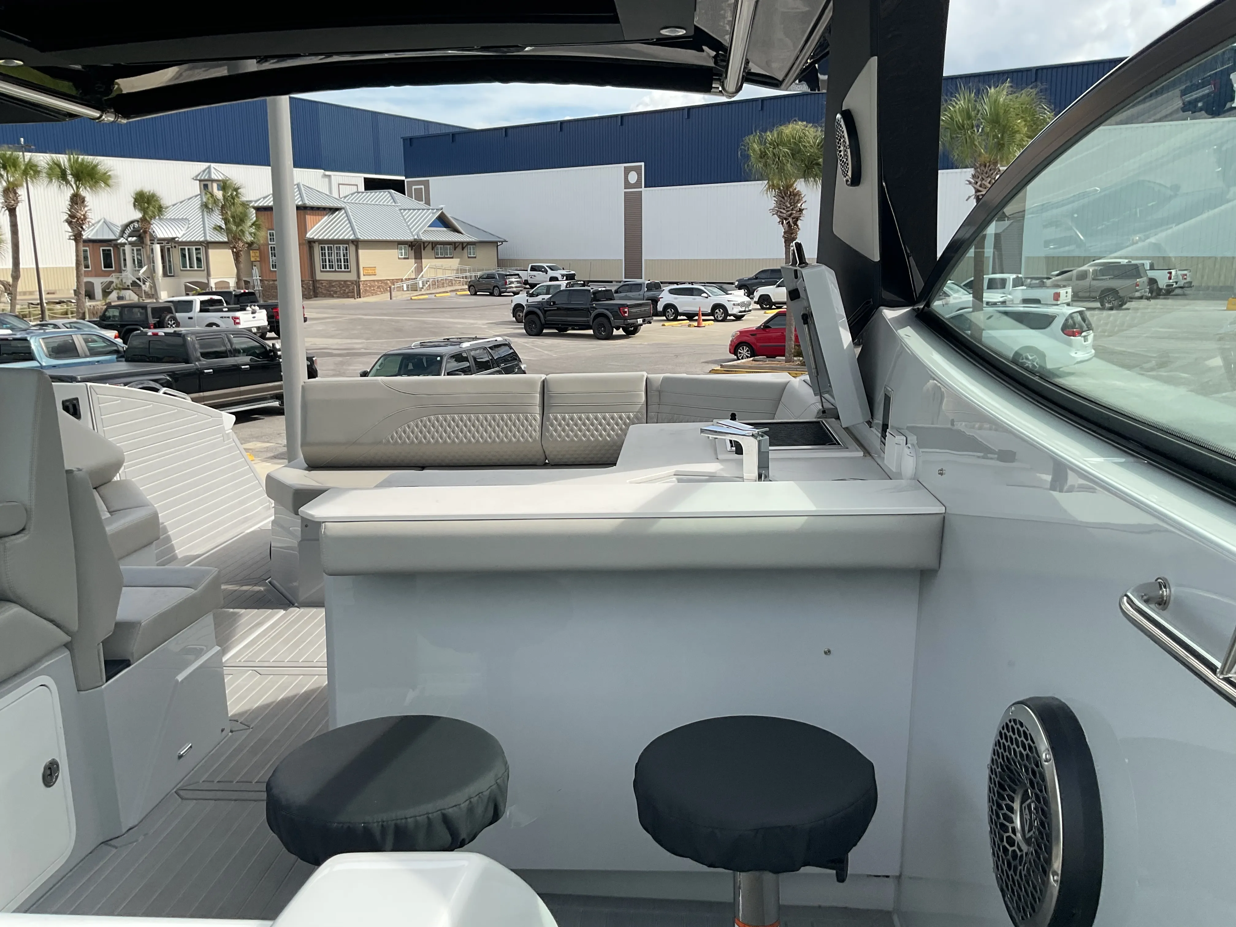 2025 Cruisers Yachts 38 GLS Outboard Image Thumbnail #60