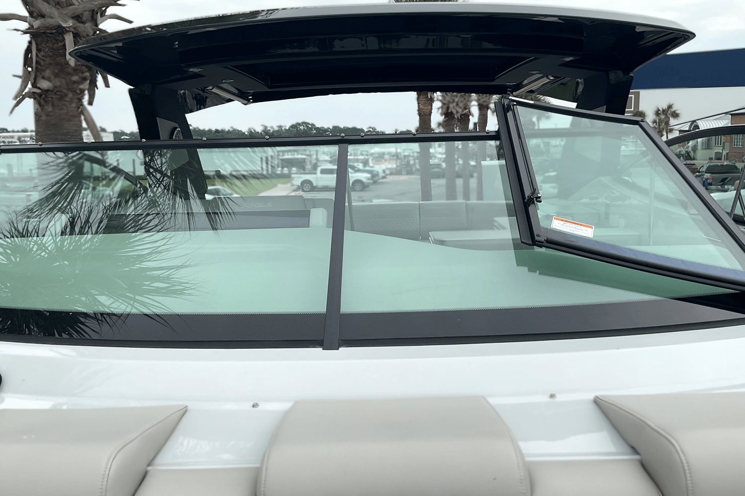 2025 Cruisers Yachts 38 GLS Outboard Image Thumbnail #29