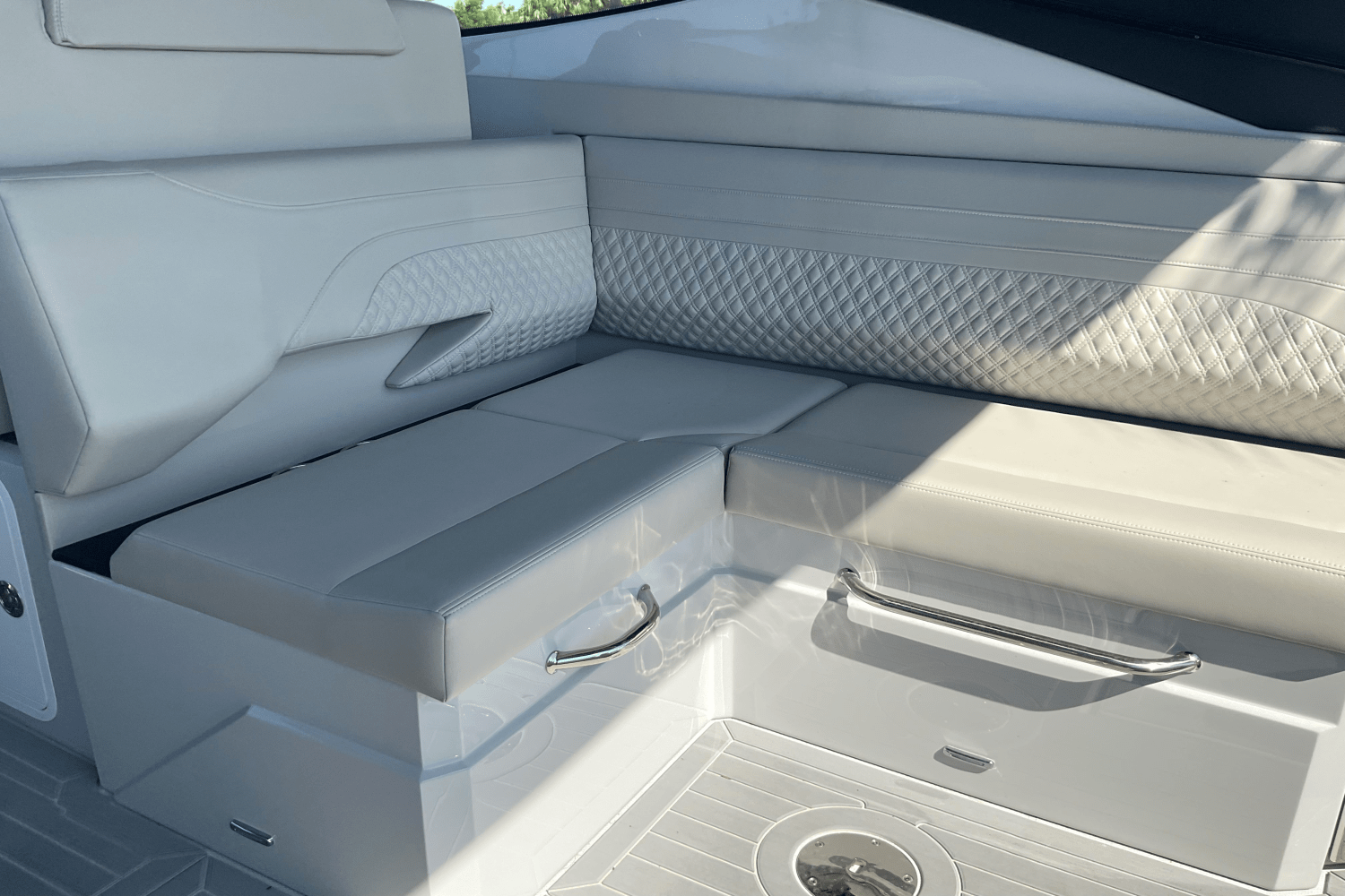 2025 Cruisers Yachts 38 GLS Outboard Image Thumbnail #2