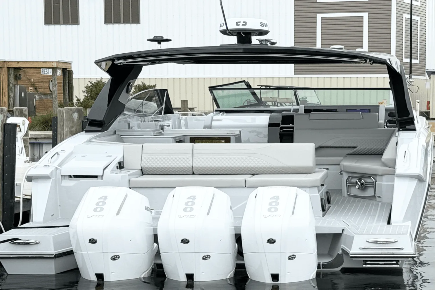 2025 Cruisers Yachts 38 GLS Outboard Image Thumbnail #3