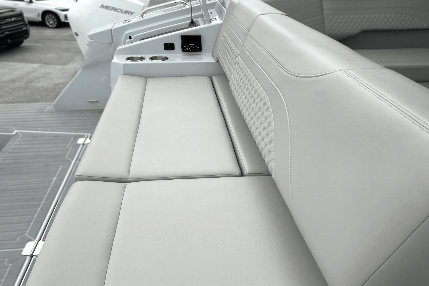 2025 Cruisers Yachts 38 GLS Outboard Image Thumbnail #38