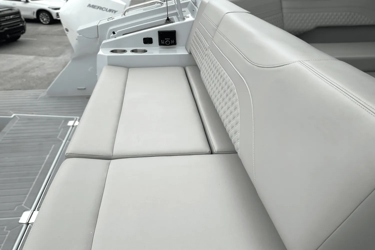 2025 Cruisers Yachts 38 GLS Outboard Image Thumbnail #38