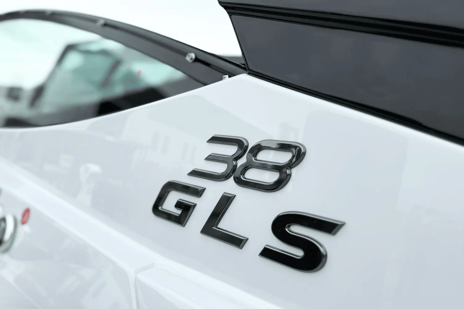 2025 Cruisers Yachts 38 GLS Outboard Image Thumbnail #35