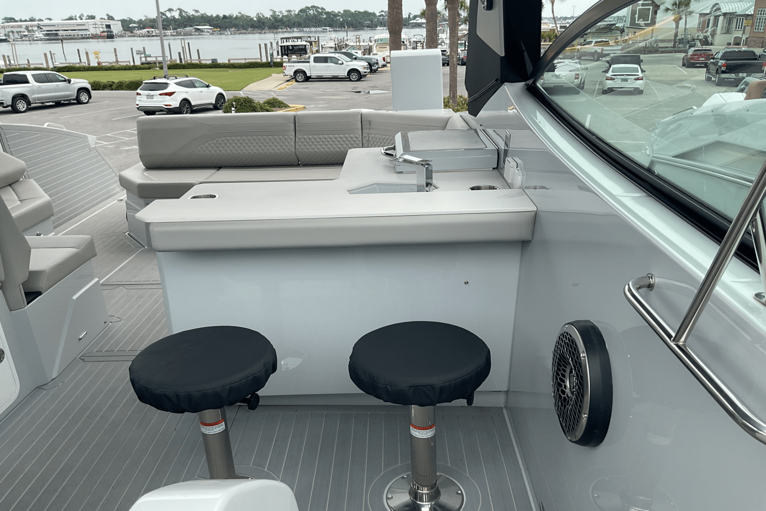 2025 Cruisers Yachts 38 GLS Outboard Image Thumbnail #9