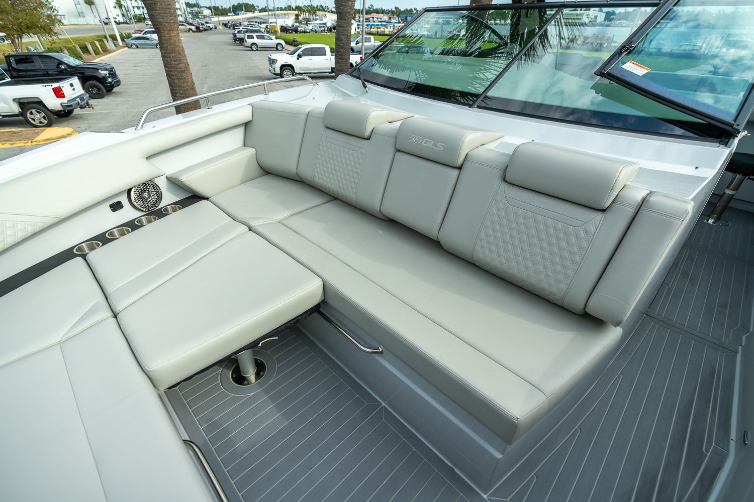 2025 Cruisers Yachts 38 GLS Outboard Image Thumbnail #11