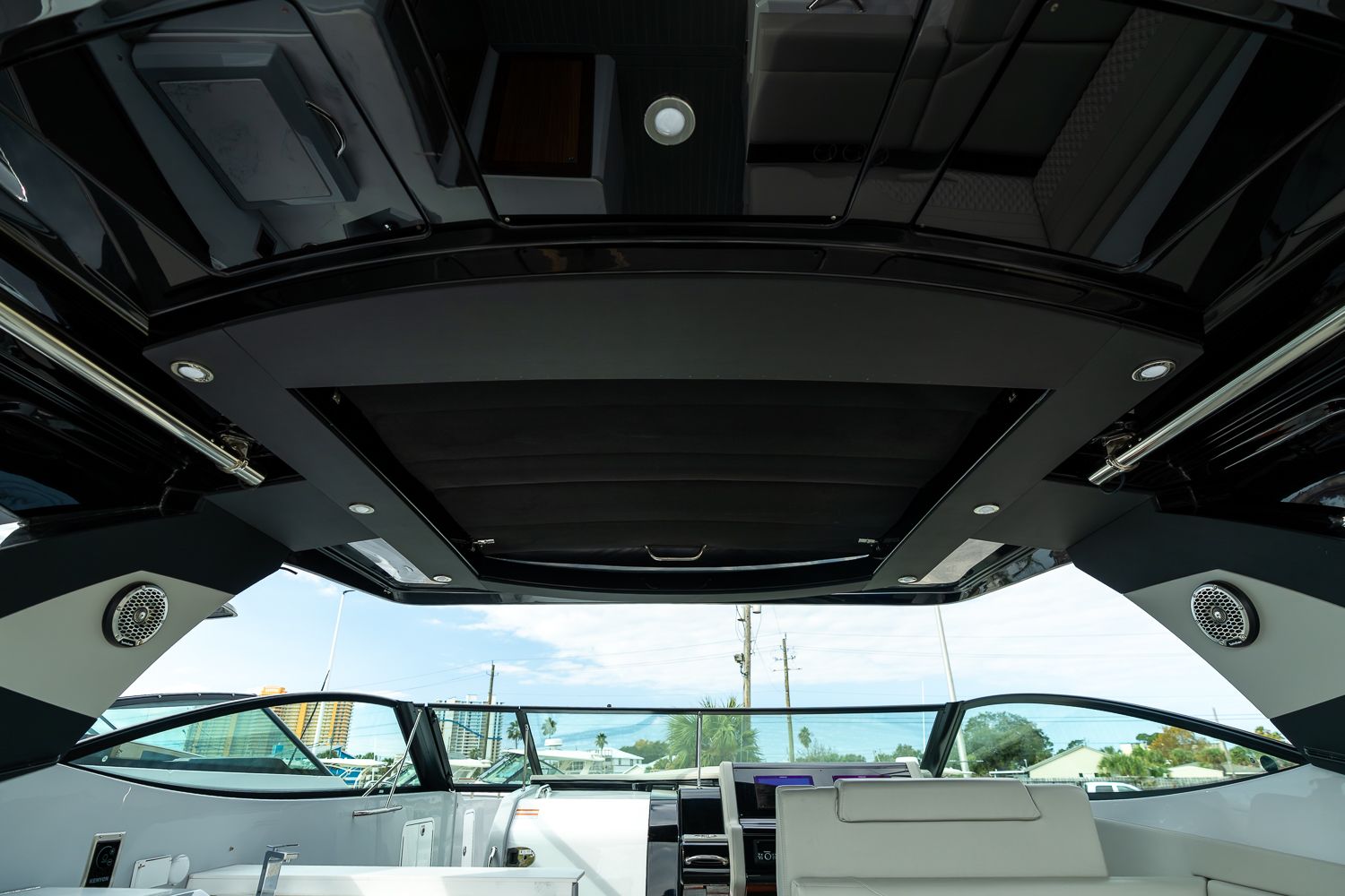 2025 Cruisers Yachts 38 GLS Outboard Image Thumbnail #46