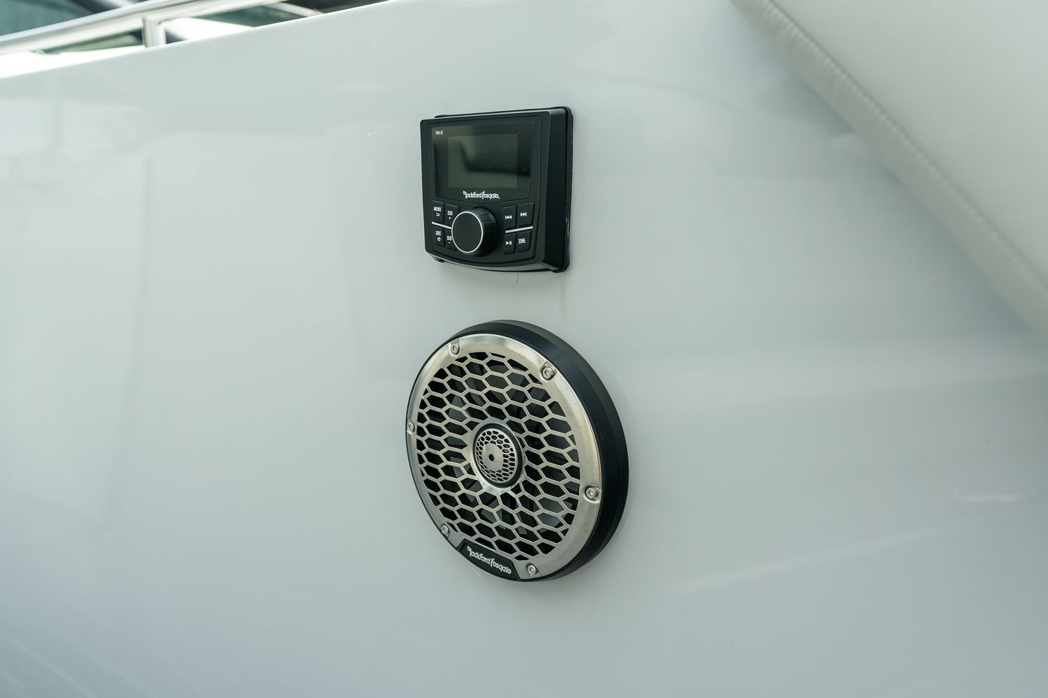 2025 Cruisers Yachts 38 GLS Outboard Image Thumbnail #15