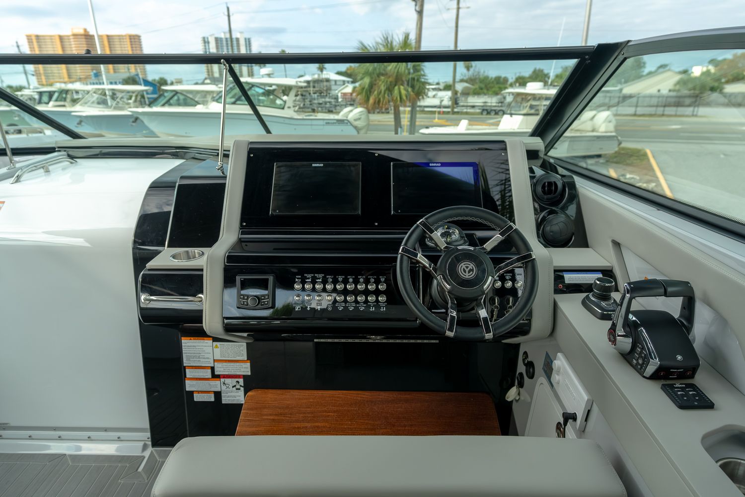 2025 Cruisers Yachts 38 GLS Outboard Image Thumbnail #19